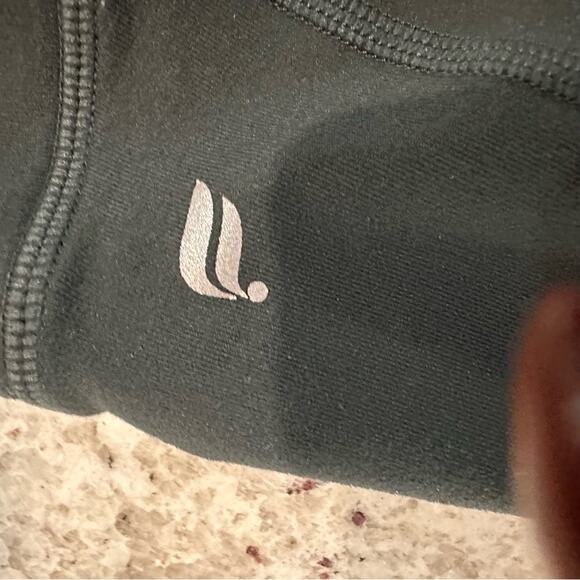 Fabletics leggings, gray no size see measurements looks like a small - Picture 8 of 11